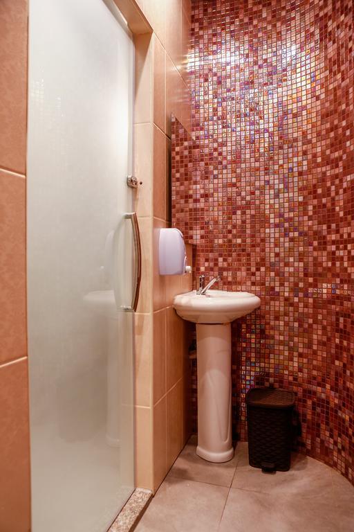 באקו Hostel Inn Hotel&Hostel מראה חיצוני תמונה