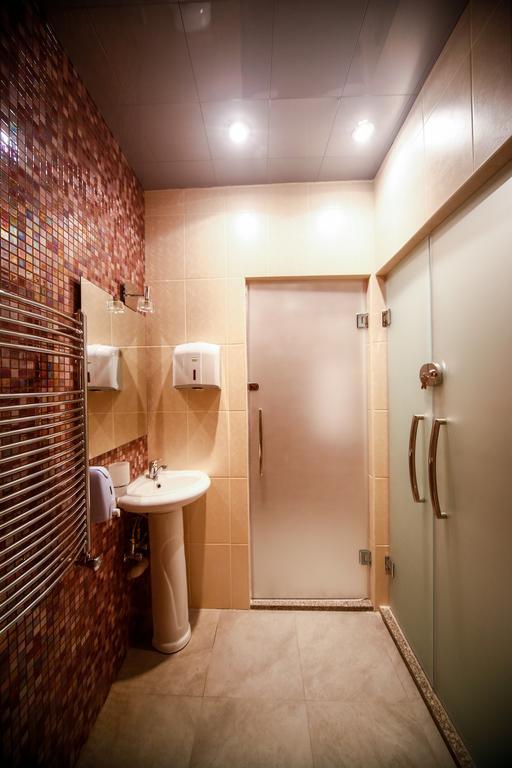 באקו Hostel Inn Hotel&Hostel מראה חיצוני תמונה