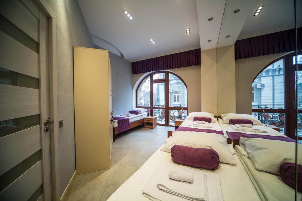 באקו Hostel Inn Hotel&Hostel מראה חיצוני תמונה