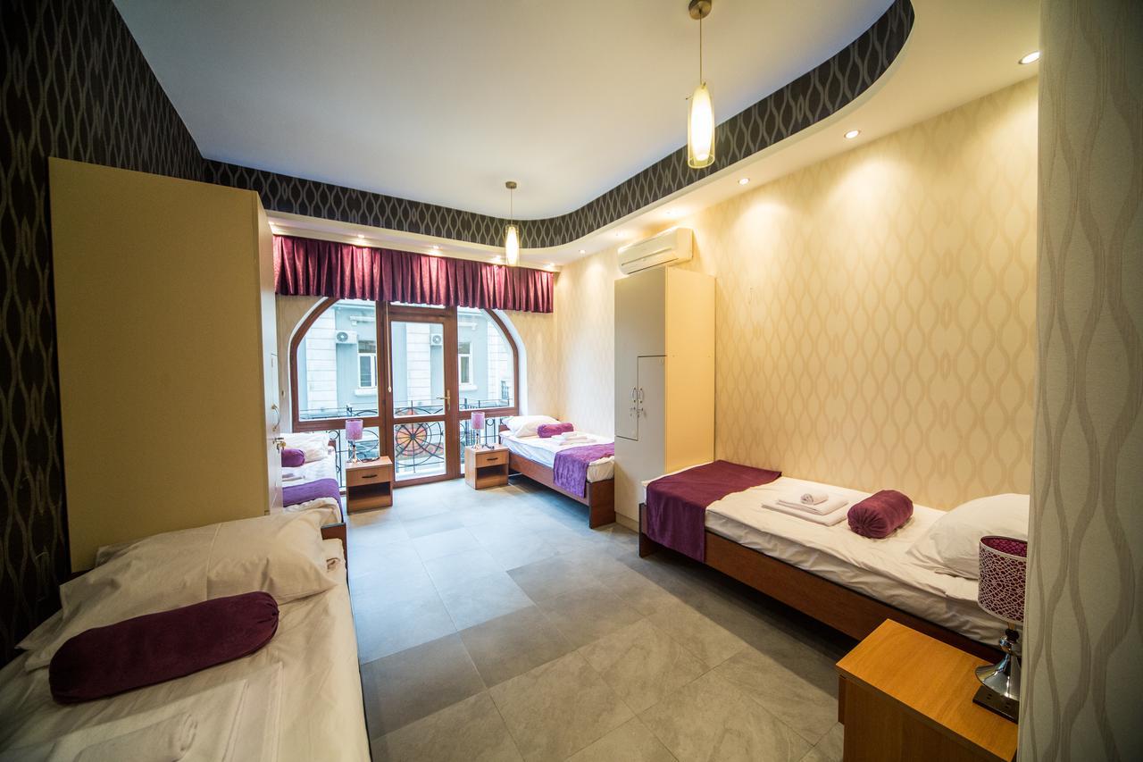 באקו Hostel Inn Hotel&Hostel מראה חיצוני תמונה