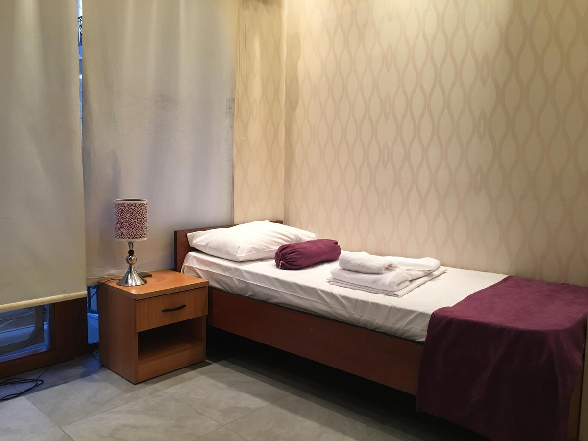 באקו Hostel Inn Hotel&Hostel מראה חיצוני תמונה