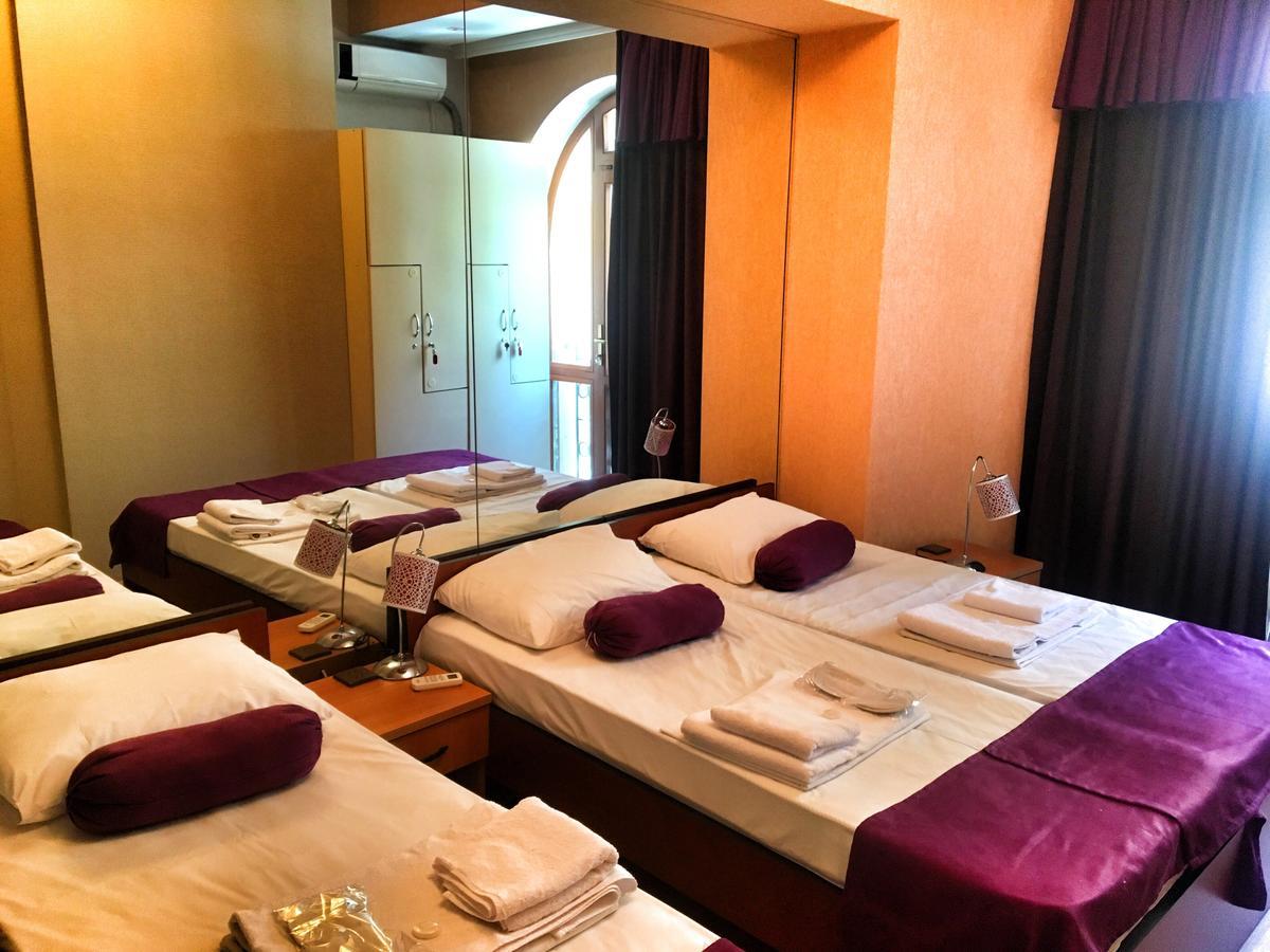 באקו Hostel Inn Hotel&Hostel מראה חיצוני תמונה