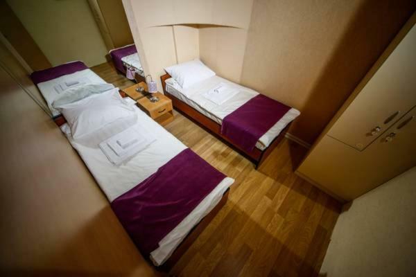 באקו Hostel Inn Hotel&Hostel מראה חיצוני תמונה
