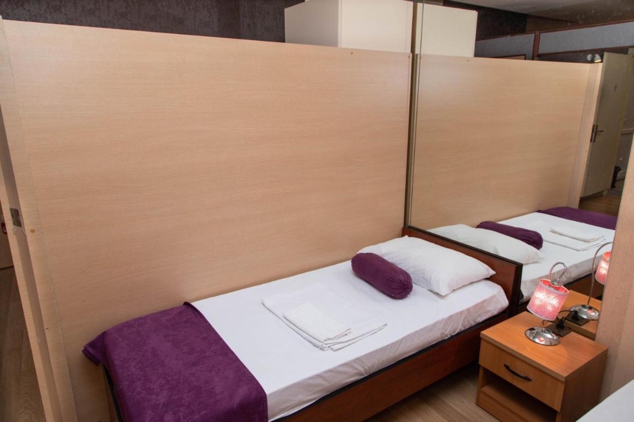 באקו Hostel Inn Hotel&Hostel מראה חיצוני תמונה